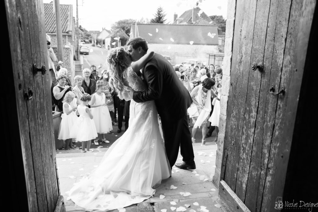 Mariage au château de Philiomel - Lillers 13 sortie d'église mariage Hauts de France Lille